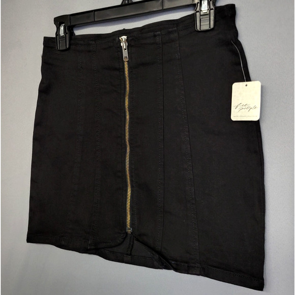 Free People We The Free Denim Mini Skirt Womens 4 Black Jean Full Front Zip New - Picture 2 of 12